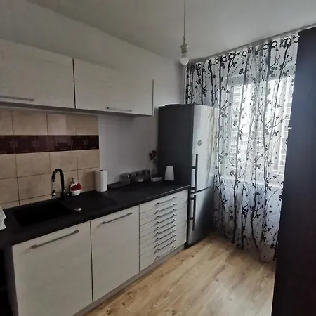 27 Kawalerka 公寓 *